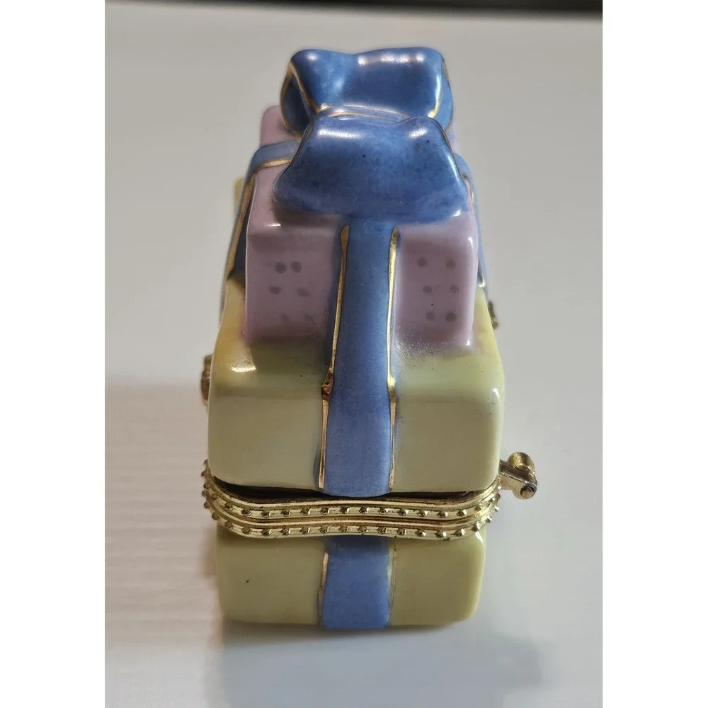 Porcelain Gift Box Trinket – Vintage Style Hinged Present